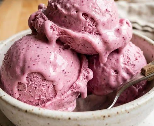 Creamy Berry Frozen Coconut Ice Cream