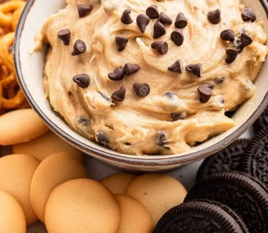 BEST Chocolate Chip Cookie Dough Dip
